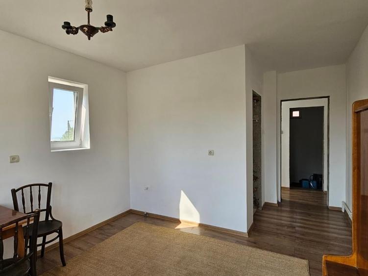 Casă individuală cu 4 camere cu Teren 3299 Mp în Pietroasele