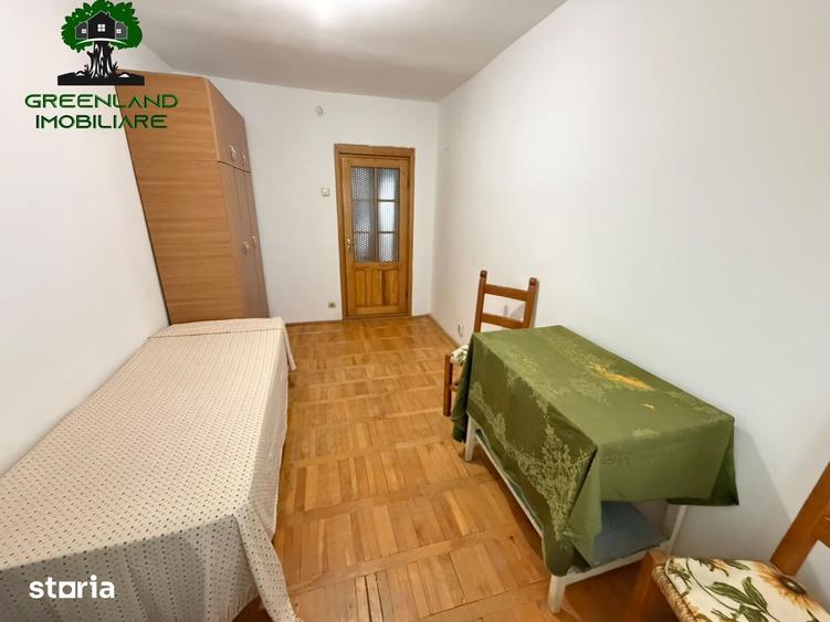 Apartament cu 3 camere decomandat în Păcurari