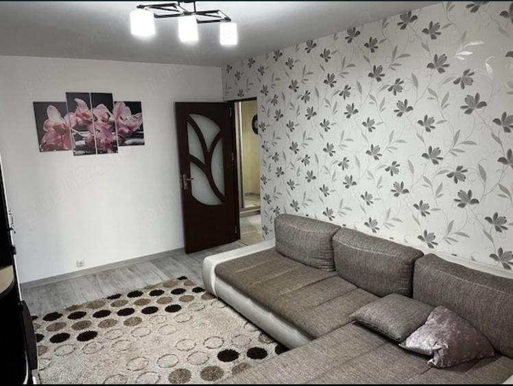 Apartament cu 2 camere decomandat în Trivale