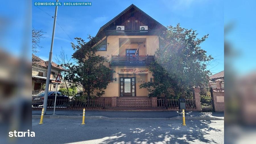 Casă cu 8 camere cu Teren 448 Mp în Central
