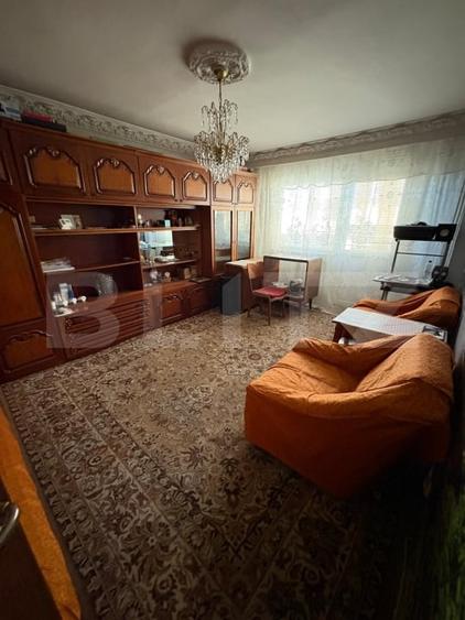 Apartament cu 4 camere decomandat, mobilat în Prundu
