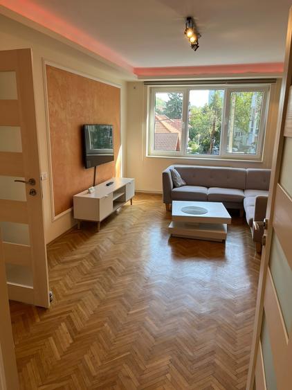 Apartament cu 3 camere semidecomandat, mobilat în Grigorescu