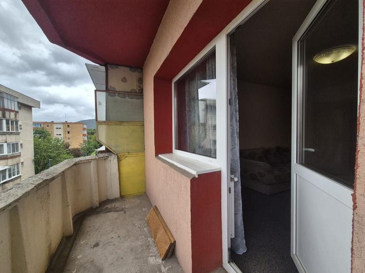 Apartament cu 3 camere decomandat în Bartolomeu
