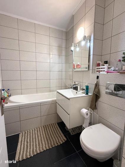 Apartament cu 3 camere semidecomandat în Micro 3