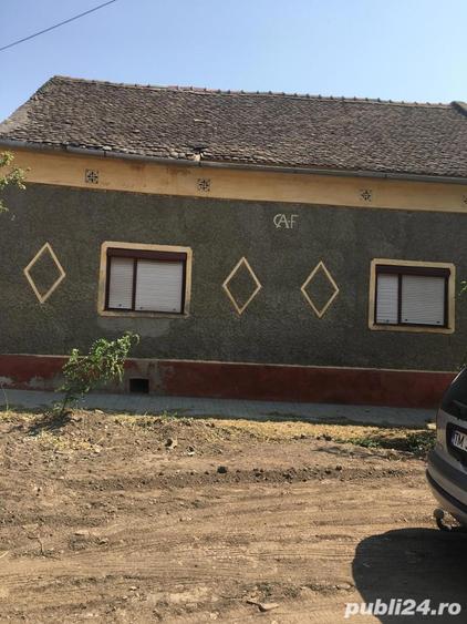 Casă cu 3 camere în Comloșu Mare
