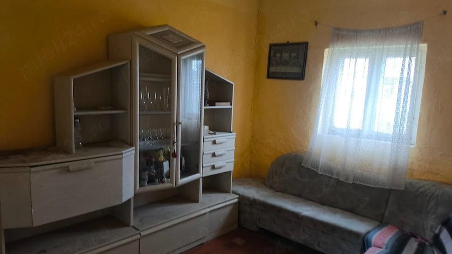 Casă cu 4 camere cu Teren 2518 Mp în Comloșu Mic