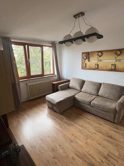 Apartament cu 2 camere decomandat în Rovine