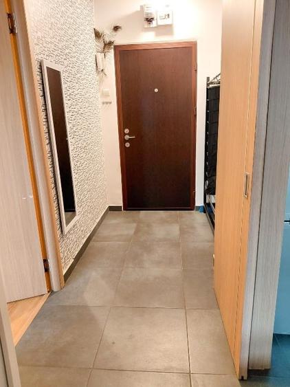 Apartament cu 2 camere semidecomandat, mobilat în 1 Mai