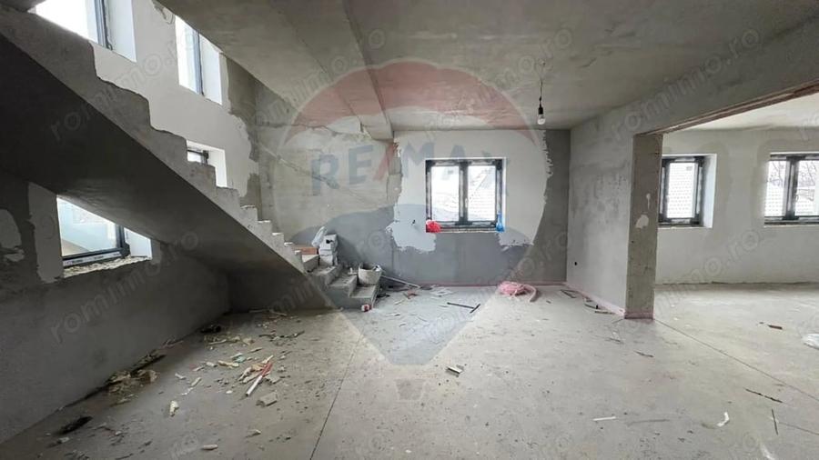 Casă cu 2 camere cu Teren 822 Mp în Central