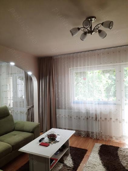 Apartament cu 4 camere decomandat în Micălaca