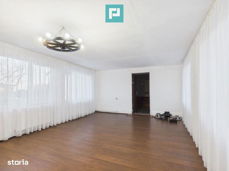 Casă cu 7 camere cu Teren 3141 Mp în Macea