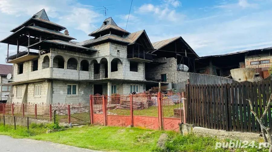 Casă cu 6 camere cu Teren 815 Mp în Ocnița