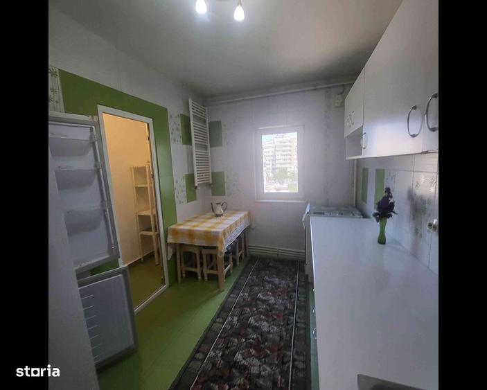 Apartament cu 2 camere decomandat în Energiei