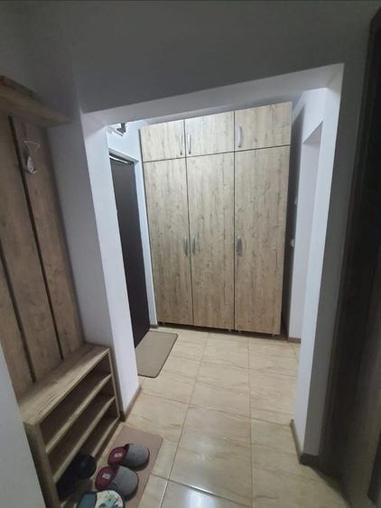 Garsonieră decomandată în 9 Mai