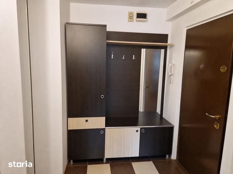 Apartament cu 4 camere decomandat în Micro 8