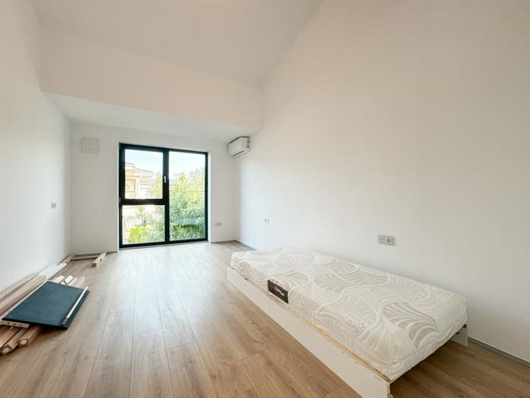 Duplex cu 4 camere cu Canalizare în Vest