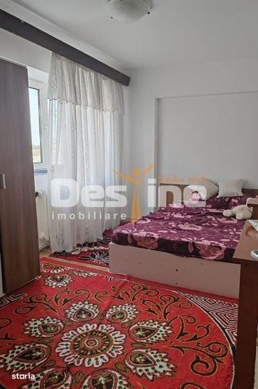 Apartament cu 3 camere decomandat, mobilat în Traian