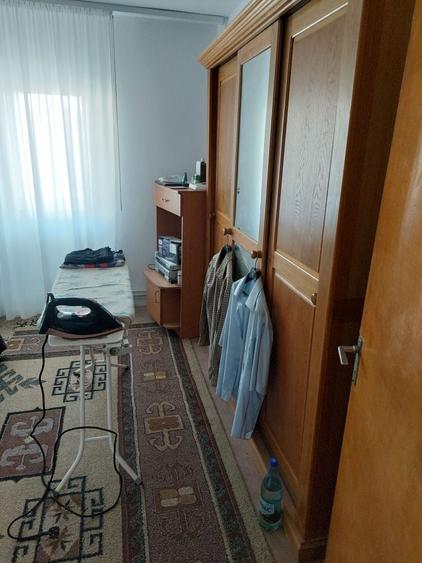 Apartament cu 3 camere decomandat, mobilat în Noua
