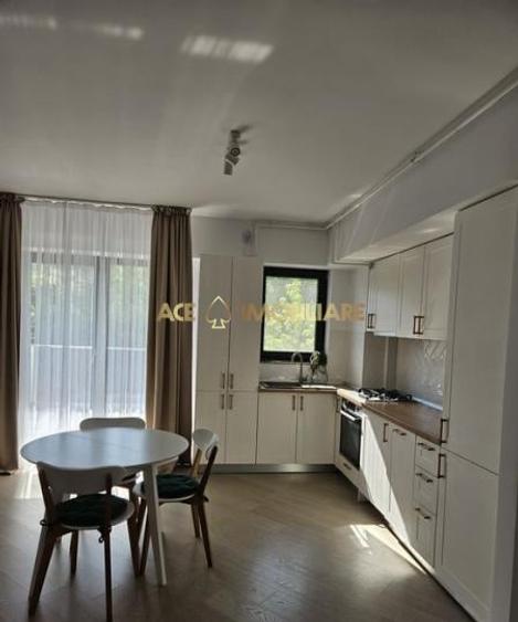 Apartament cu 3 camere semidecomandat, mobilat în Vitan