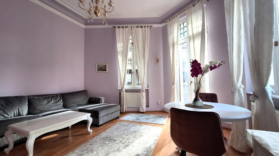 Apartament cu 2 camere semidecomandat, mobilat în Armeneasca