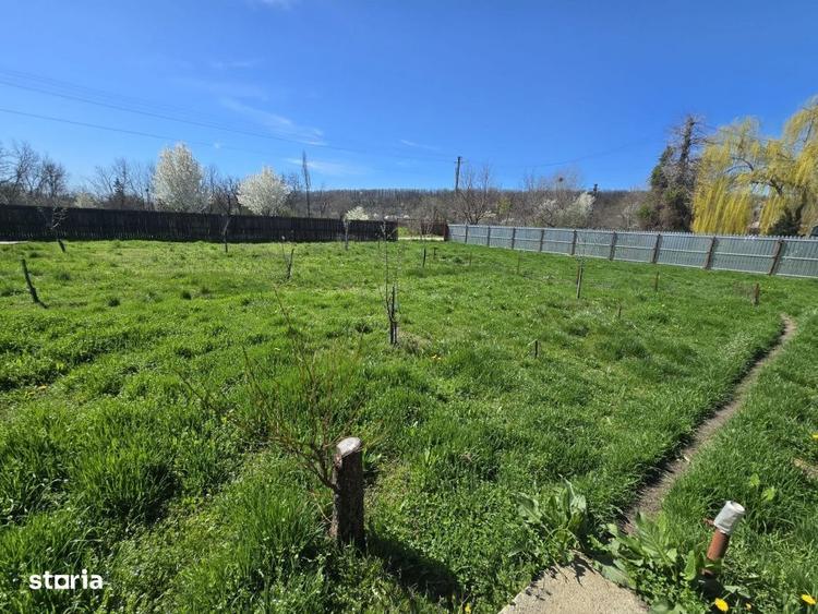 Casă cu 2 camere cu Teren 3751 Mp în Hârsești