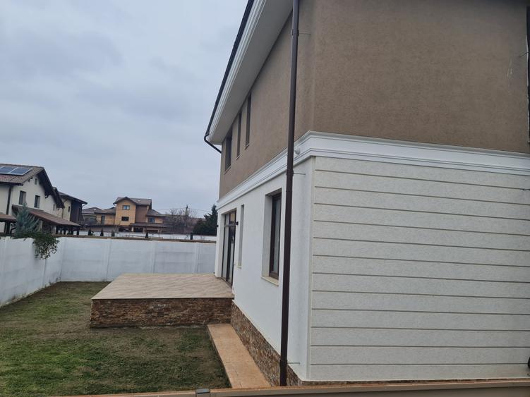 Casă cu 4 camere cu Canalizare în Exterior Vest