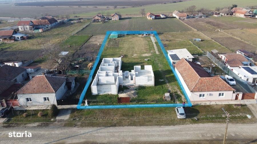 Casă cu 4 camere în Turnu