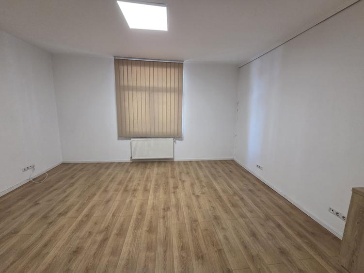 Birou, de 115 mp, în Semicentral