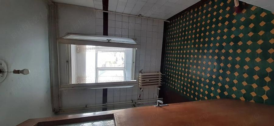 Apartament cu 3 camere decomandat în Titan