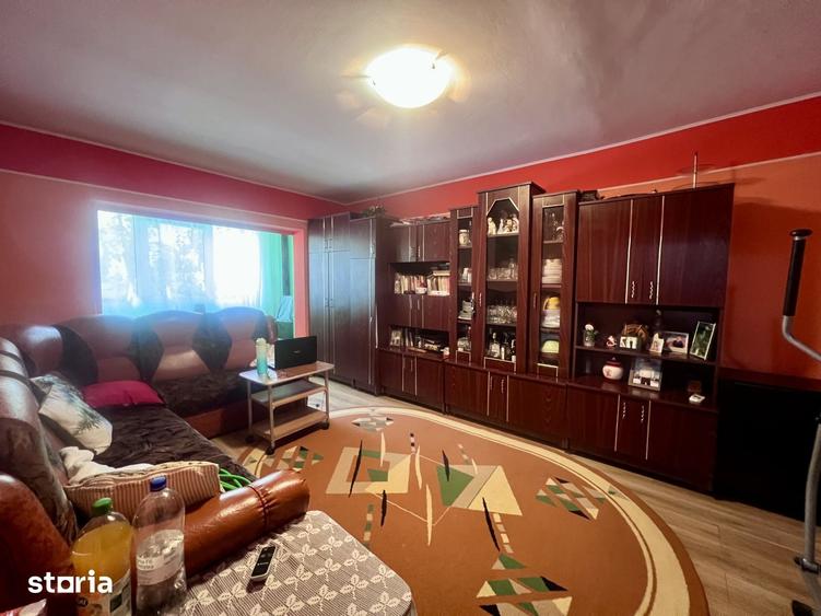 Apartament cu 3 camere decomandat în Soarelui