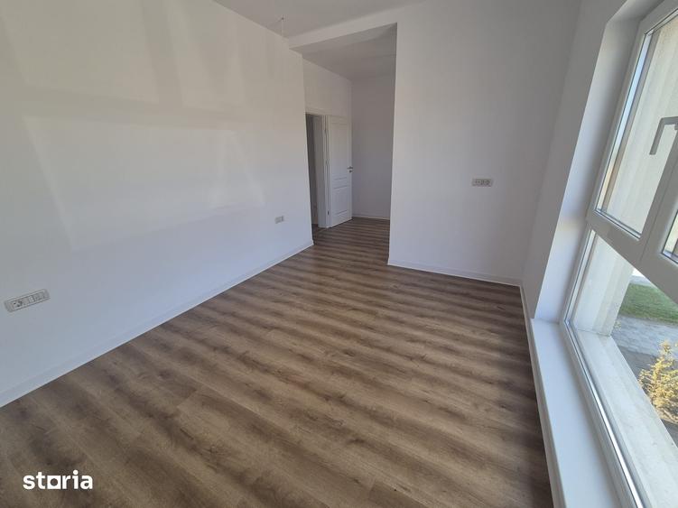 Casă cu 4 camere cu Teren 350 Mp în Central