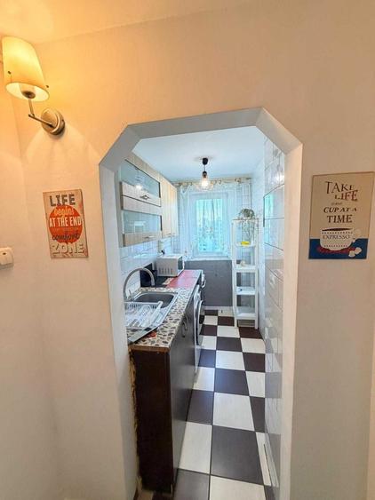 Apartament cu 2 camere decomandat în Tei