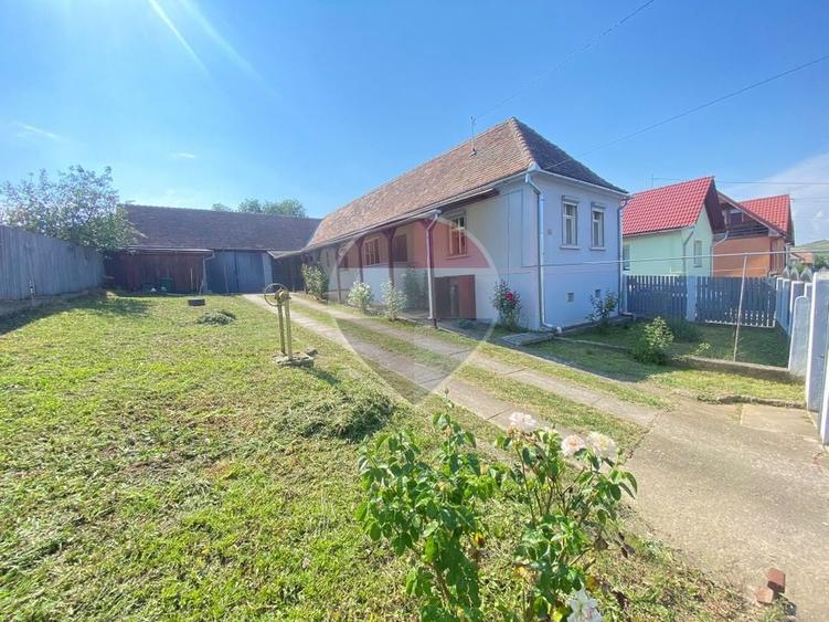 Casă individuală cu 4 camere cu Teren 1994 Mp în Blăjel