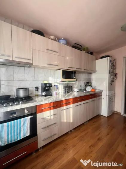 Apartament cu 4 camere decomandat, mobilat în Central