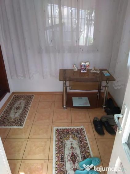 Casă cu 7 camere în Văcăreni