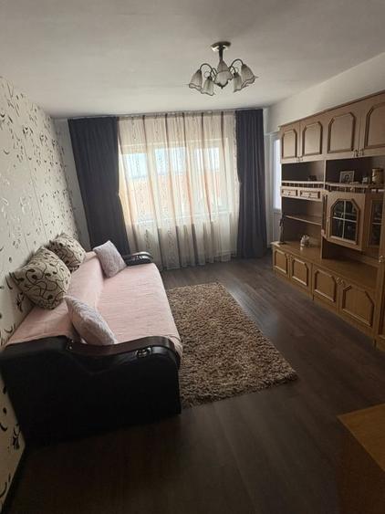Apartament cu 2 camere decomandat, mobilat în Exterior Est
