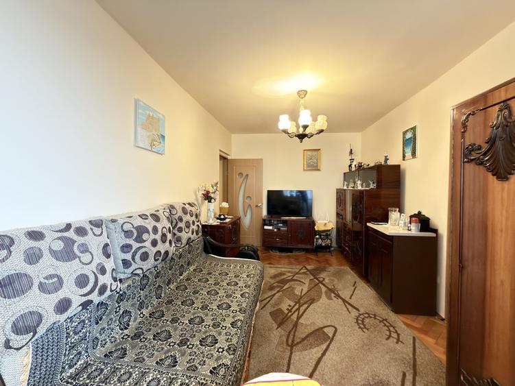 Apartament cu 2 camere nedecomandat, mobilat în Dacia