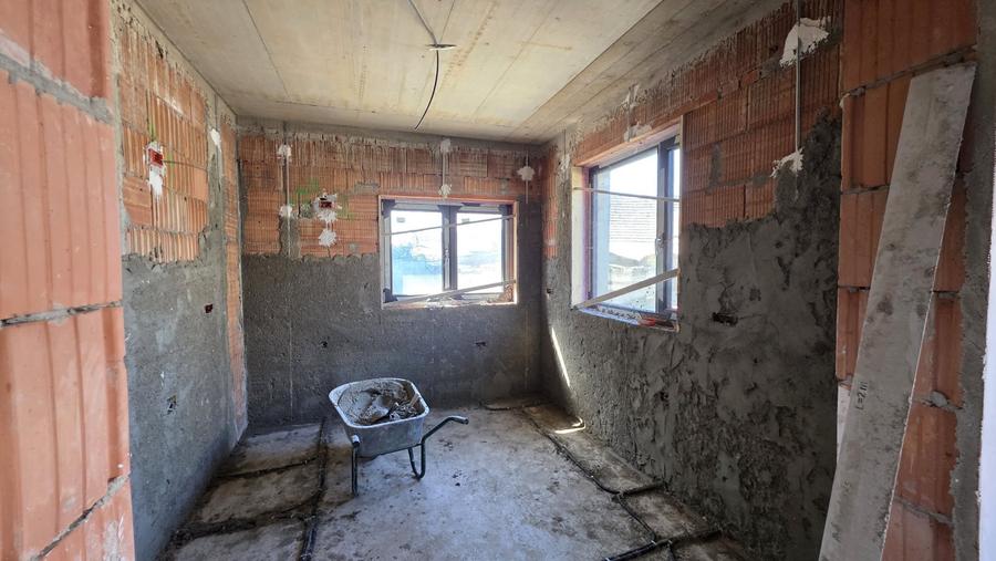 Duplex cu 4 camere cu Canalizare în Sânandrei