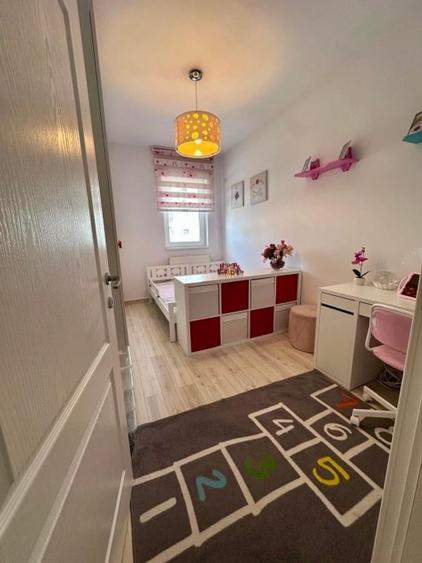 Apartament cu 3 camere decomandat în 1 Decembrie 1918