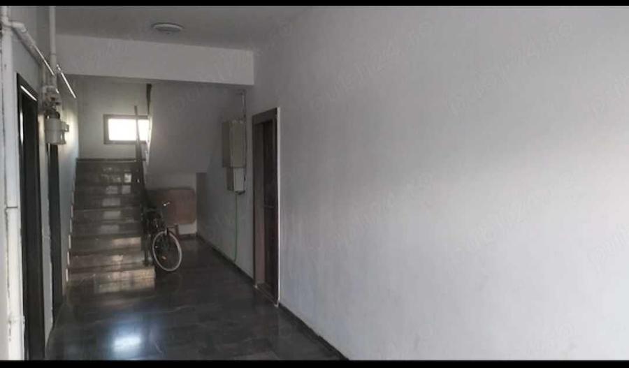 Apartament cu 2 camere decomandat în Tuzla