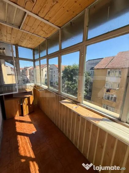 Apartament cu 3 camere decomandat în Central