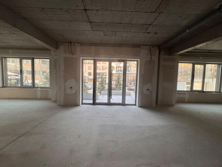 Spațiu comercial, de 90 mp, în Ultracentral