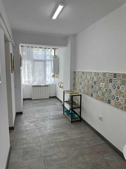 Apartament cu 3 camere decomandat în Sârbi