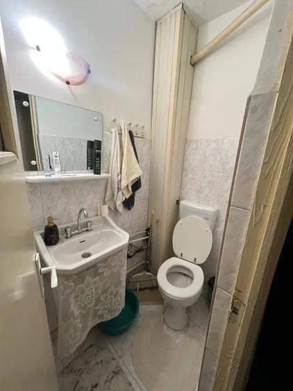 Apartament cu 3 camere decomandat, mobilat în Nicolina