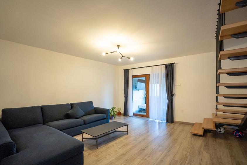 Casă individuală cu 4 camere cu Canalizare în Nojorid