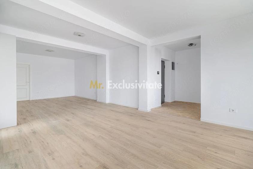 Apartament cu 5 camere semidecomandat în 1 Decembrie