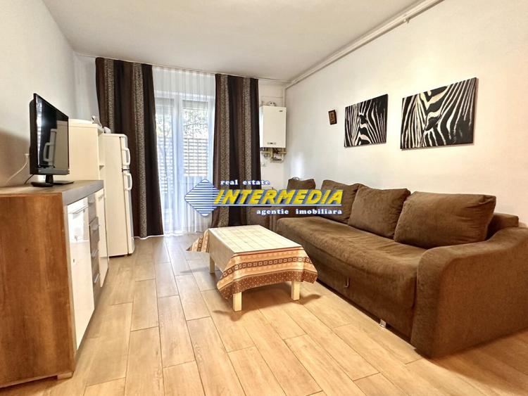 Apartament cu 3 camere decomandat, mobilat în Cetate