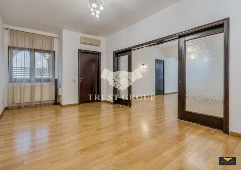 Apartament cu 8 camere decomandat, mobilat în Cotroceni
