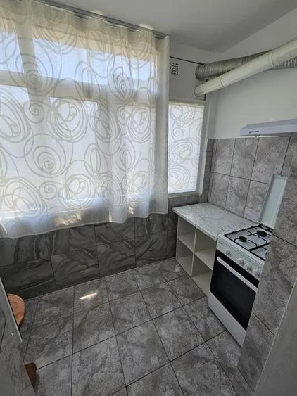 Apartament cu 2 camere decomandat, mobilat în Nicolina