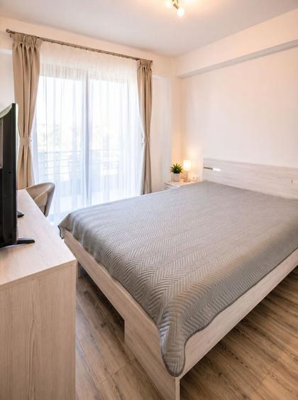 Apartament cu 3 camere decomandat în Girocului